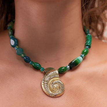 Emerald Green Agate & Gold Spiral Shell Necklace Ð Coastal Statement Jewelry