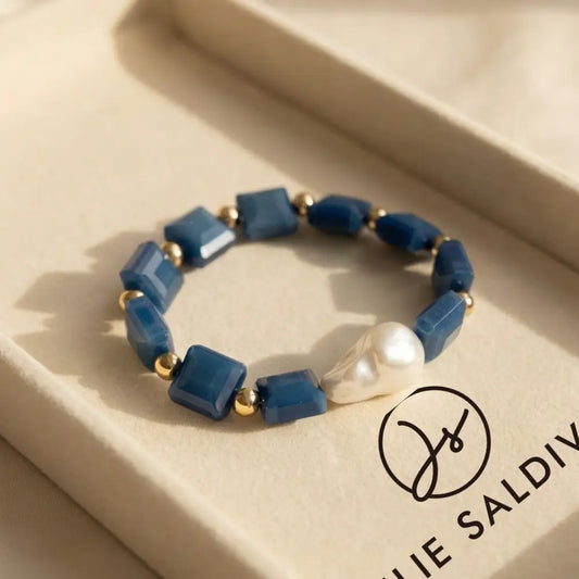 Navy blue gemstone beaded bracelet with baroque pearl