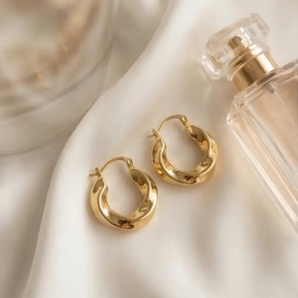 18k gold plated huggie hoop earrings lightweight everyday gold jewelry for women