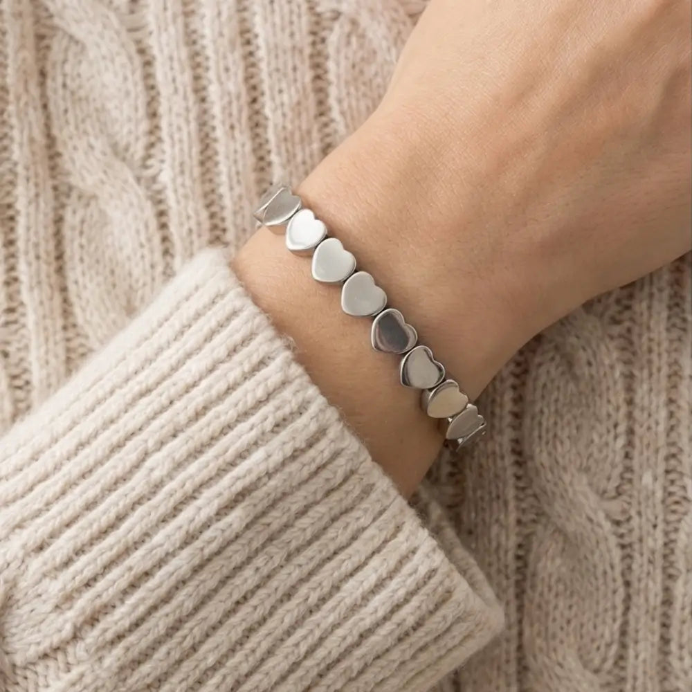 Heart Stretch Bracelet – Gold or Silver Elastic Beaded Bracelet for Women with small heart links, minimalist elegant jewelry for everyday wear.